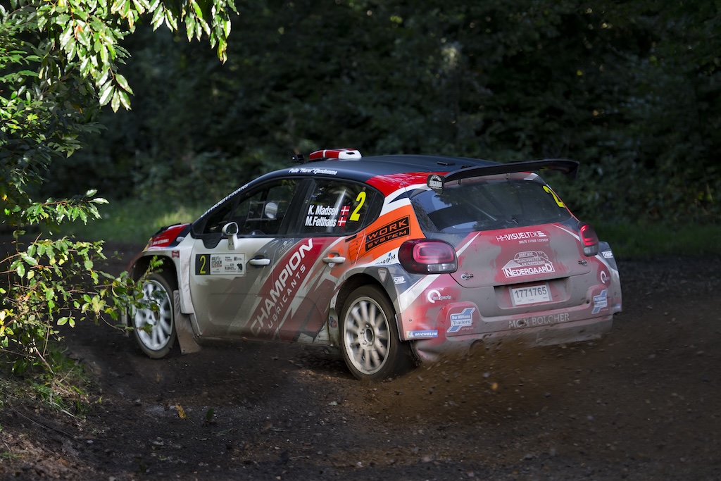 Kenneth Madsen og Mette Felthaus vandt Dansk Super Rally efter en andenplads i Rally Stoholm.
(Foto: Jokum Tord Larsen)
